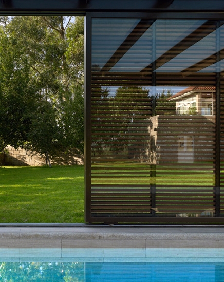 Image of an external sliding door system, the SF-150